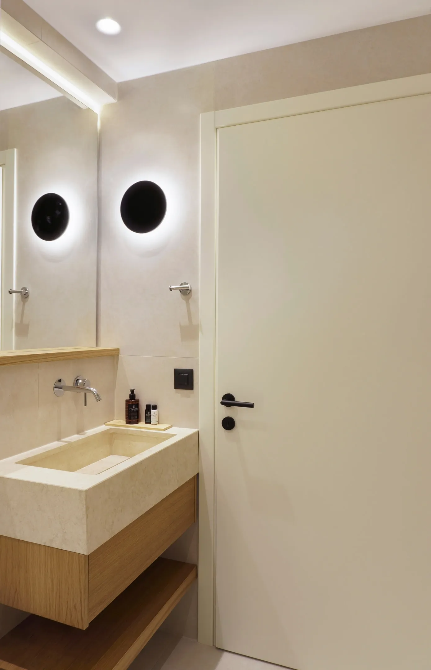 Tiara Holidays - Palm Boutique Suites - One bedroom suite - bathroom